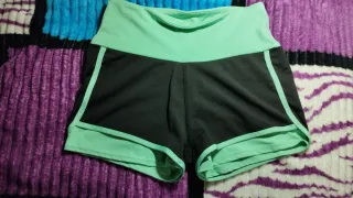 Pantalones cortos deportivos Sarastar mujer