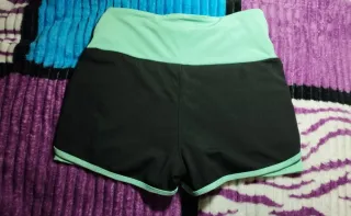 Pantalones cortos deportivos Sarastar mujer