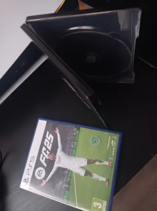 EA FC 25 PS5 con caja metálica. FIFA 25