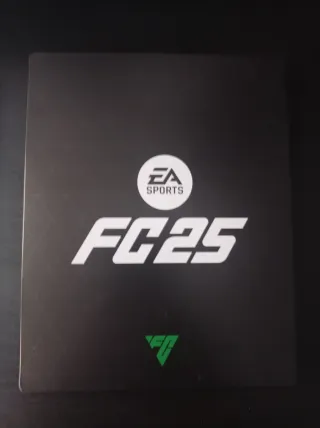 EA FC 25 PS5 con caja metálica. FIFA 25