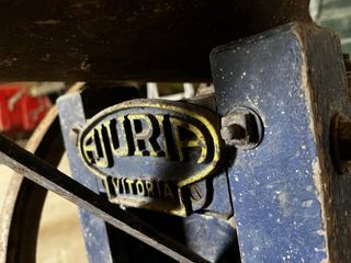 Desgranadora de maíz antigua Auria-Victoria