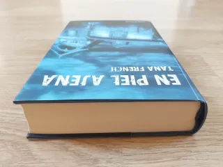 En Piel Ajena – Tana French