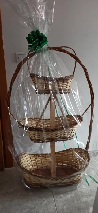 Cesta de Navidad de mimbre de 3 pisos
