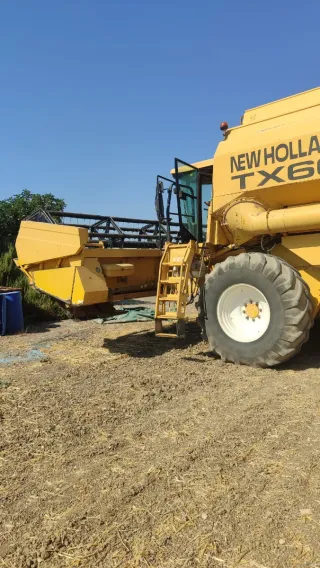 New Holland TX 66 Cosechadora