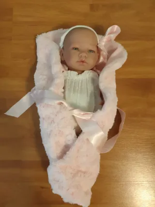 Muñeca Bebé Dolls and Dolls