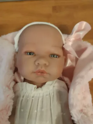 Muñeca Bebé Dolls and Dolls