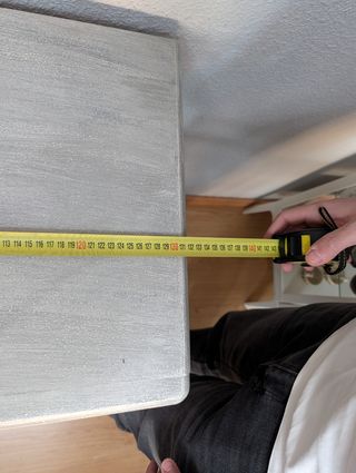 Alacena de pino decorada