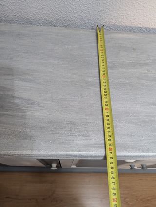 Alacena de pino decorada