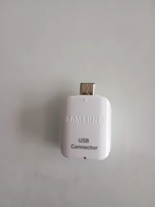 Caja Samsung Galaxy S7 y conector USB Samsung