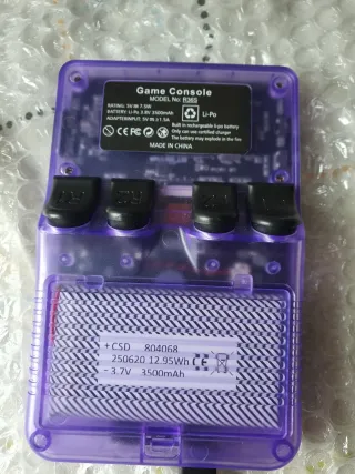 Consola portátil morada