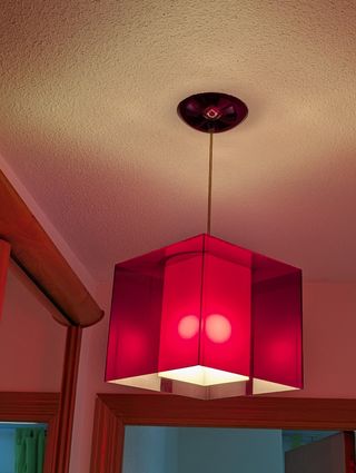 Lámpara de techo moderna roja