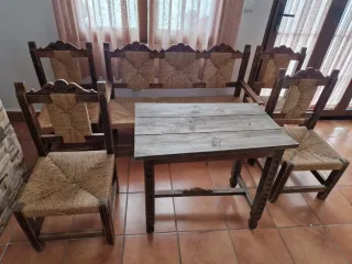 Conjunto de banca y 4 Sillas Castellanas