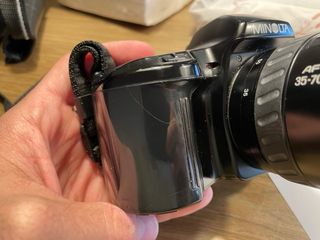 Cámara reflex Minolta Dynax SP xi + Flash + bolsa