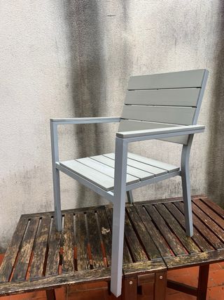 Silla de exterior gris