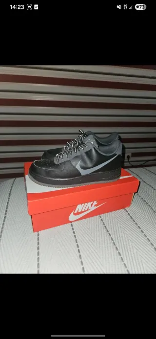 Zapatillas Nike Air Force Negras y Grises