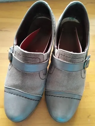 Zapatos tacón beige/gris talla 36