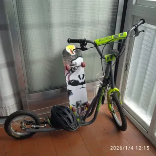 Patinete, Casco y Tabla de Skate