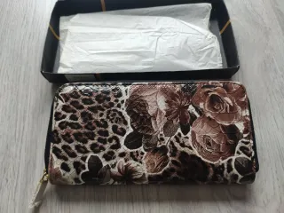 Cartera Nueva con Caja
