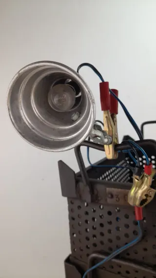 Lampada da officina metallo con morsetti