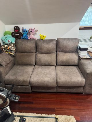 Sofá de tela gris