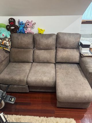 Sofá de tela gris