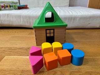 Casa de madera Ikea para encajar formas