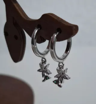 Pendientes de flor con circonitas