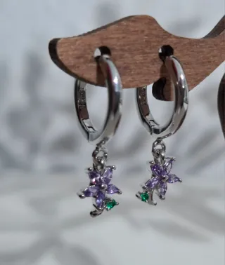 Pendientes de flor con circonitas