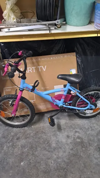 Bicicleta infantil azul y rosa