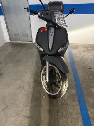 Piaggio Liberty 125 gris Kilometros 5,000
