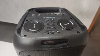 Altavoz AVENZO fiesta Bluetooth 250W SIN ESTRENAR