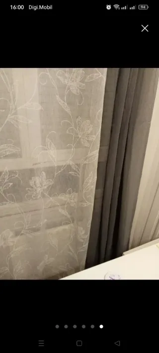 Cortina gris claro con flores grabadas 140x250