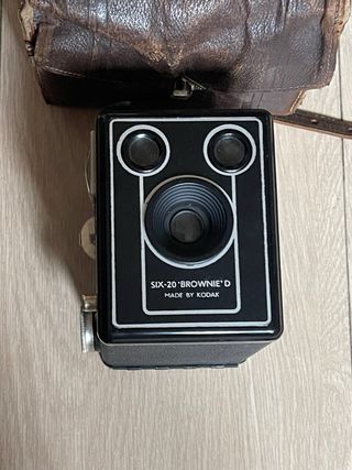 Cámara de cajón Kodak Six-20 Brownie D