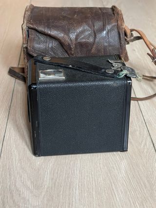 Cámara de cajón Kodak Six-20 Brownie D