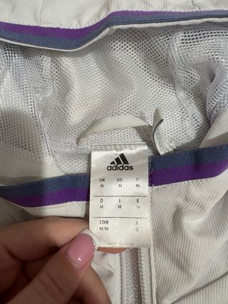 Chaqueta Adidas Real Madrid Blanca y Morada
