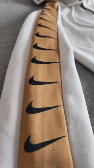 Chaqueta Nike Blanca y Amarilla