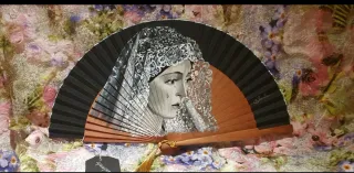 Abanico pintado a mano La Macarena