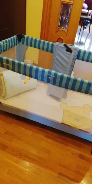 Cuna de viaje portátil