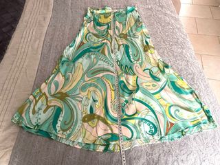 Falda midi Zara estampada S