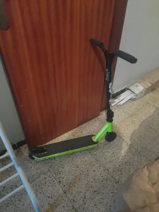 Patineta Scooter Verde y Negro