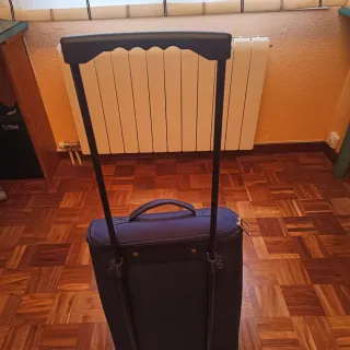 Maleta cabina ruedas 55x31x19 cm sin uso