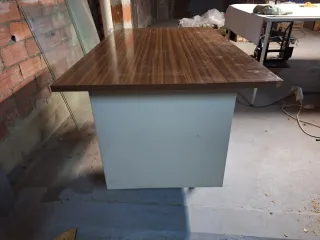 Mesa de oficina antigua metálica y madera
