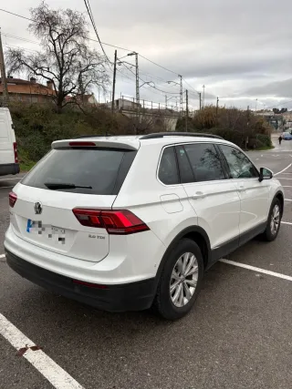 Volkswagen Tiguan 2017•