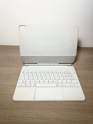 iPad Air 5ª Gen 64GB + Accesorios