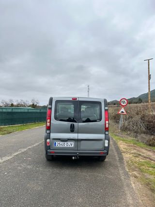 *Renault Trafic 2.5 dCi 135cv – 6 plazas*