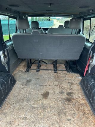 *Renault Trafic 2.5 dCi 135cv – 6 plazas*