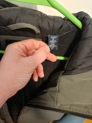 Cazadora Dockers verde con capucha