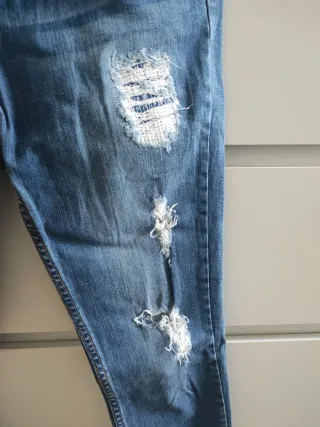 Pantalón vaquero high waist rotos
