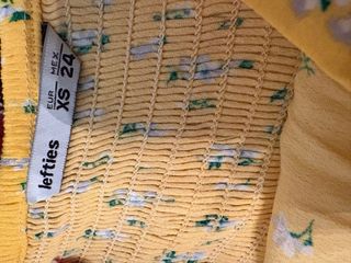 Vestido amarillo floral de verano