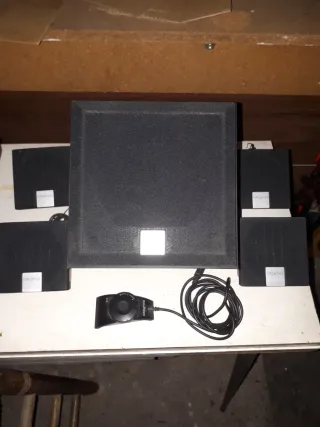 Altavoces negros 5.1